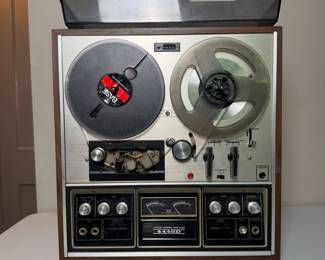 Akai 4440D Stereo Reel-to-Reel Tape Deck