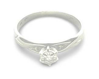 Terrific 10Kt White Gold Diamond Ring