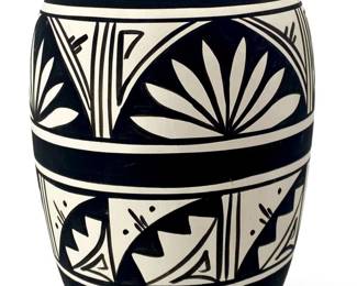 Signed B&W Native American Acoma Ceramic Vase