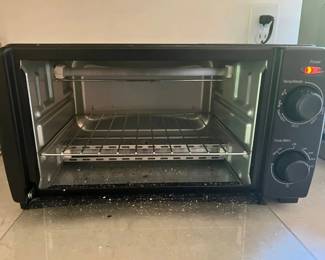 Small Countertop Toaster Oven — Working