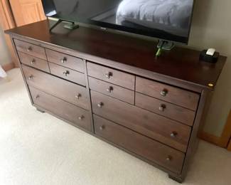 Bedroom Dresser with Six Drawers