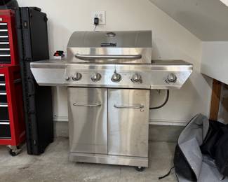 H109 - $150. Nexgrill 4 Burner with Cover and Propane Tank.