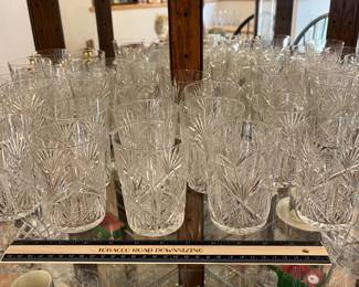 H90 - $40. 12 Piece Set. Crystal Glasses. Measures 4” Tall.