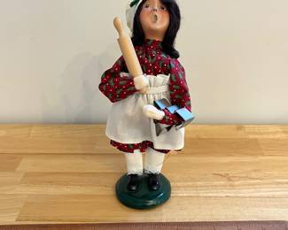 H127 - $30. Byers' Choice The Carolers "The Baker Girl". Measures 9" Tall.