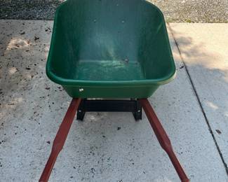 H139 - $35. True-Temper Plastic Wheelbarrow. In very good condition.