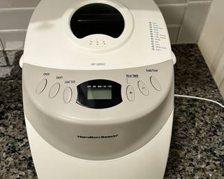 H70 - $35. Hamilton Beach 2 lb HomeBaker Bread Machine Model 29881.