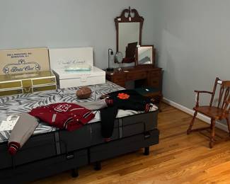 OVERVIEWS! Beautiful - Clean home. Come and shop to find some treasures!If these items don't have individual photos we can not hold for you - you MUST schedule an appointment to come and browse.