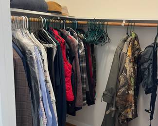 OVERVIEWS! Beautiful - Clean home. Come and shop to find some treasures!If these items don't have individual photos we can not hold for you - you MUST schedule an appointment to come and browse.