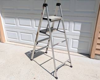 H144 - $40. Gorilla Ladder. Model GLA-5X. 250#.