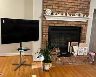 OVERVIEWS! Beautiful - Clean home. Come and shop to find some treasures!If these items don't have individual photos we can not hold for you - you MUST schedule an appointment to come and browse.