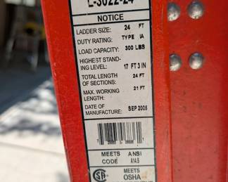 H145 - $175. Louisville 24' Extension Ladder. Type IA. 300#.