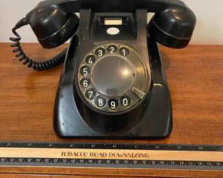 H45 - $25. 1950’s Vintage PTT (Posterijen, Telegrafie en Telefonie) Rotary Desk Phone. Bakelite.