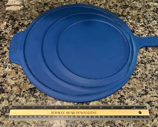 H96 - $85. 4 Piece Set. Made - In Fying Pan Set with Universal Lid. They show signs of wear.