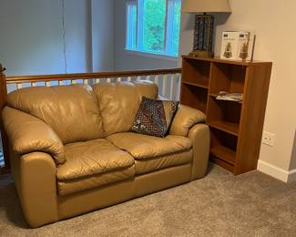 OVERVIEWS! Beautiful - Clean home. Come and shop to find some treasures!If these items don't have individual photos we can not hold for you - you MUST schedule an appointment to come and browse.