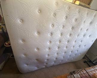 Queen size Sealy Posturepedic mattress 