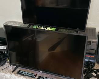 Westinghouse 32in tv w remote model WD32HX1201