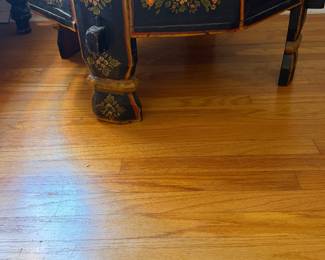 vintage Chinoiserie octagonal black lacquer coffee table featuring a protective glass top