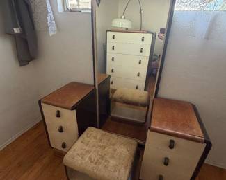 AMODEC (American Modern Decoration Company Vanity