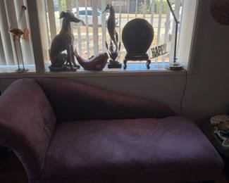 modern mauve velvet chaise longue