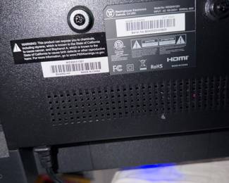 Westinghouse 32in tv w remote model WD32HX1201