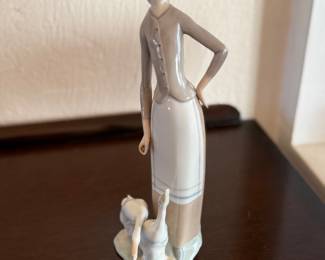 retired Lladró "Girl with Geese" porcelain figurine (Model #1035