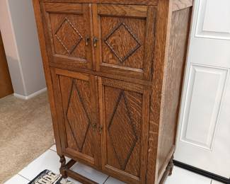Antique Tiger Oak Phonograph Media Bar Cabinet - Lift Top & Geometric Details