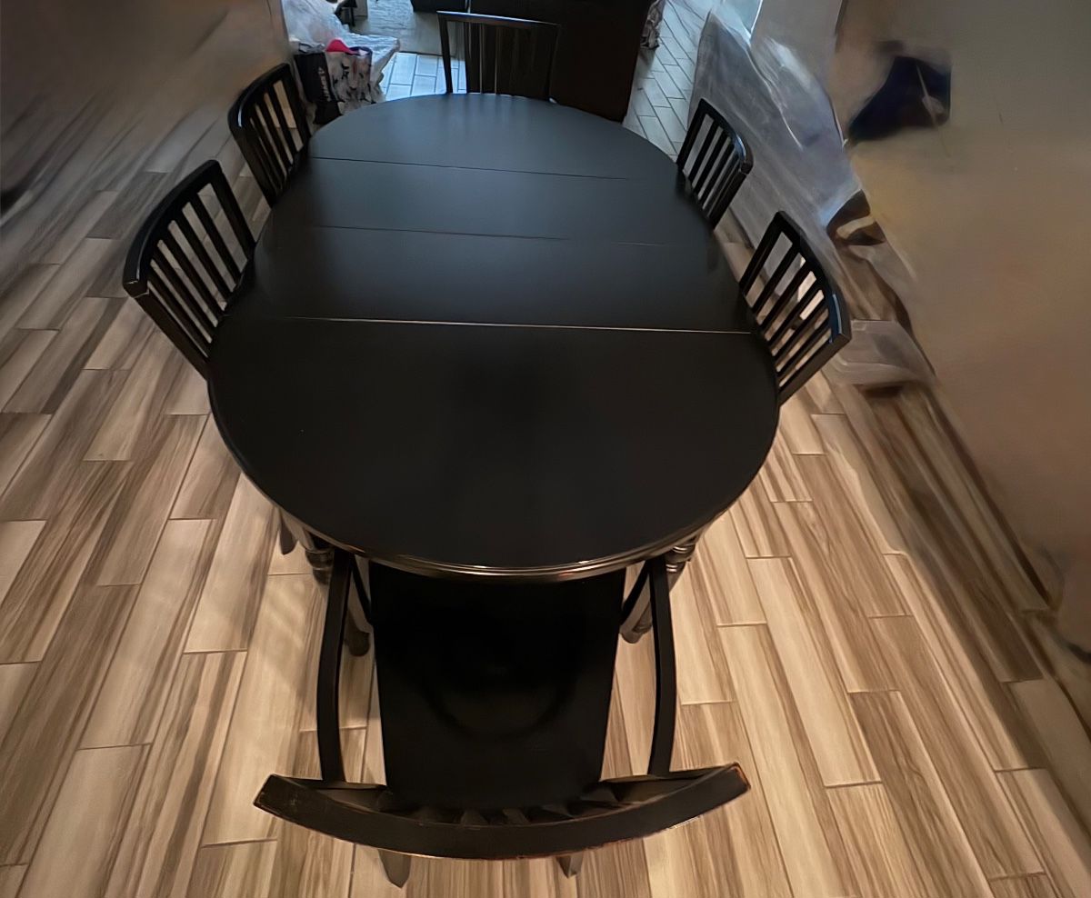Pottery Barn Dining Table, 6 chairs. 72x46 with 2 leafs inserted. Leafs are 13.5” each. 