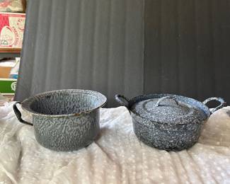 Enamel pots