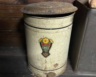 Vintage waste basket 