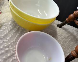 vintage Pyrex Yellow and red Nesting Mixing Bowl