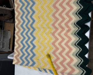 Chevron crochets blanket (folded)