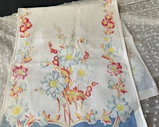 Floral runner