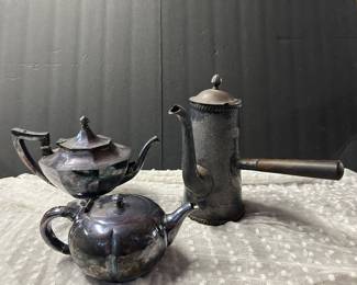 Pewded tea pots 