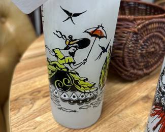 vintage frosted glass tumbler featuring a charming mid-century "Southern Belle