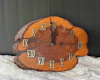 Wooden clock 