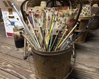 Crochet/knitting needles 