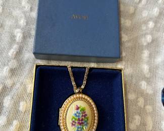 Avon jewelry locket