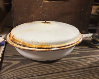Enamel pot