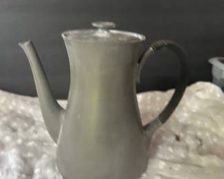 Cast metal Kettle 