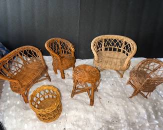 Mini wicker furniture, dolls