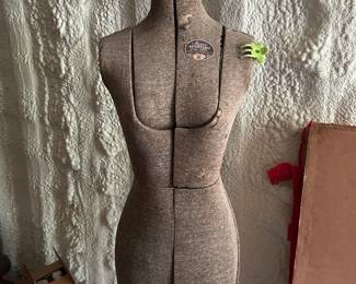 Acme adjustable, junior mannequin
