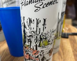 vintage frosted glass tumbler by the Libbey Glass Company featuring their mid-century "Plantation Scenes" 
