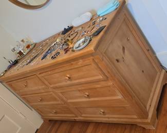 Broyhill Pine Six-Drawer Dresser