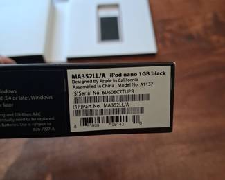 Apple iPod nano (1st Generation) 1GB - Product RED