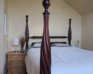 Ethan Allen British Classics Barley Twist Four-Poster Bed (CALIFORNIA KING  SIZE)