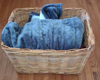 Woven Willow Pet Bed Basket with Plush Throw
