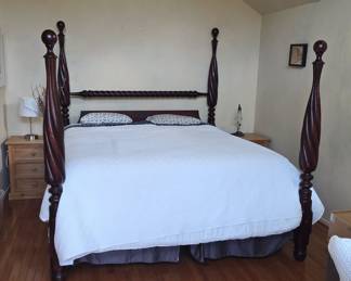 Ethan Allen British Classics Barley Twist Four-Poster Bed (CALIFORNIA KING  SIZE)