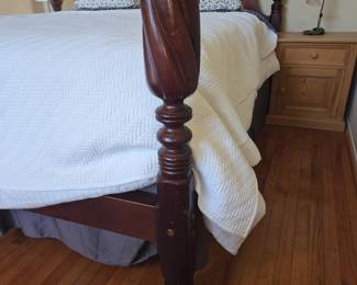 Ethan Allen British Classics Barley Twist Four-Poster Bed (CALIFORNIA KING  SIZE)