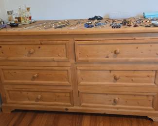 Broyhill Pine Six-Drawer Dresser