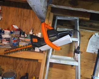 Snap-Cut 16-inch Heavy Duty Electric Hedge Trimmer